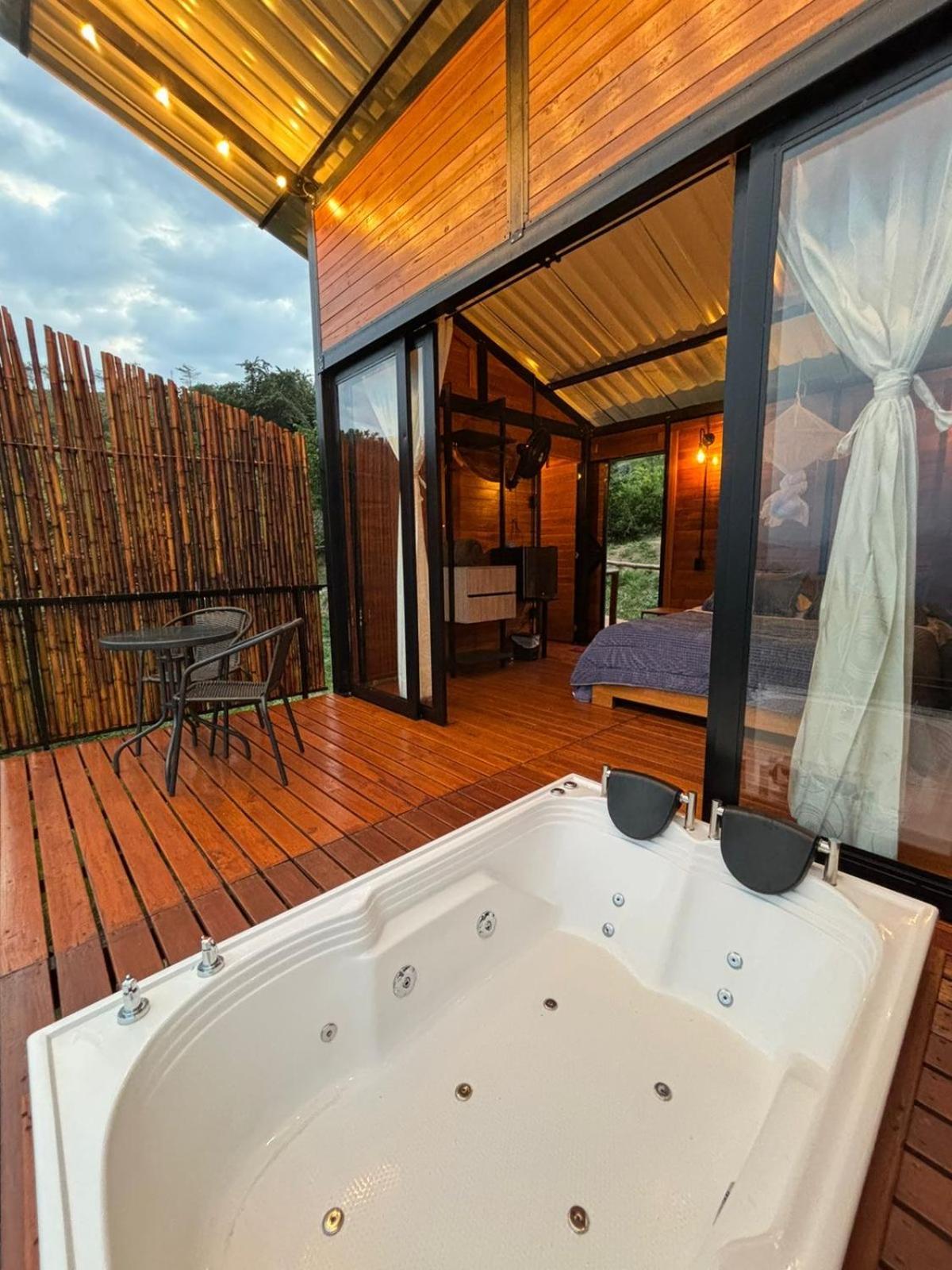 Campsite Glamping Quebradanegra, Utica Villeta *
