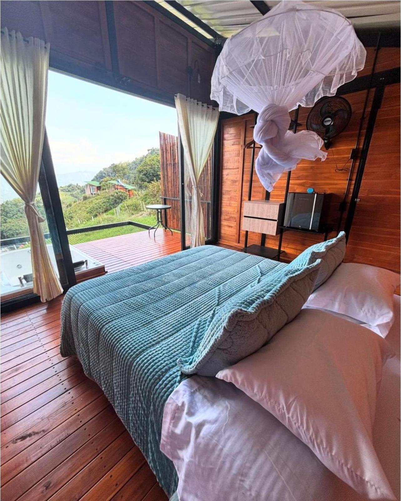 Campsite Glamping Quebradanegra, Utica Villeta